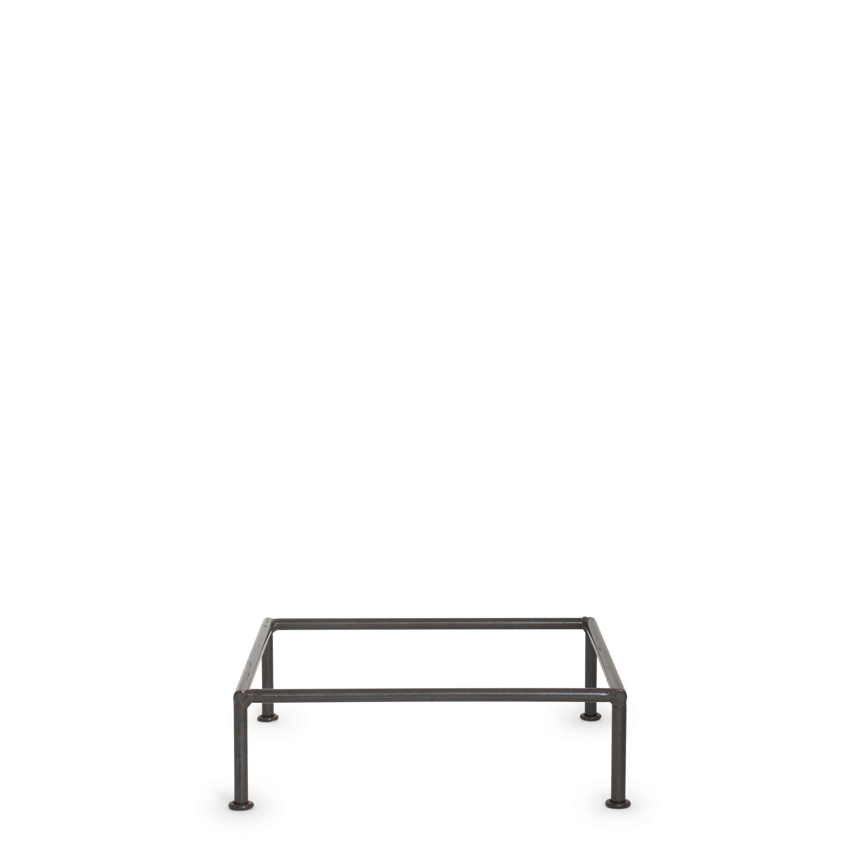 Mod Regal Square Stand
