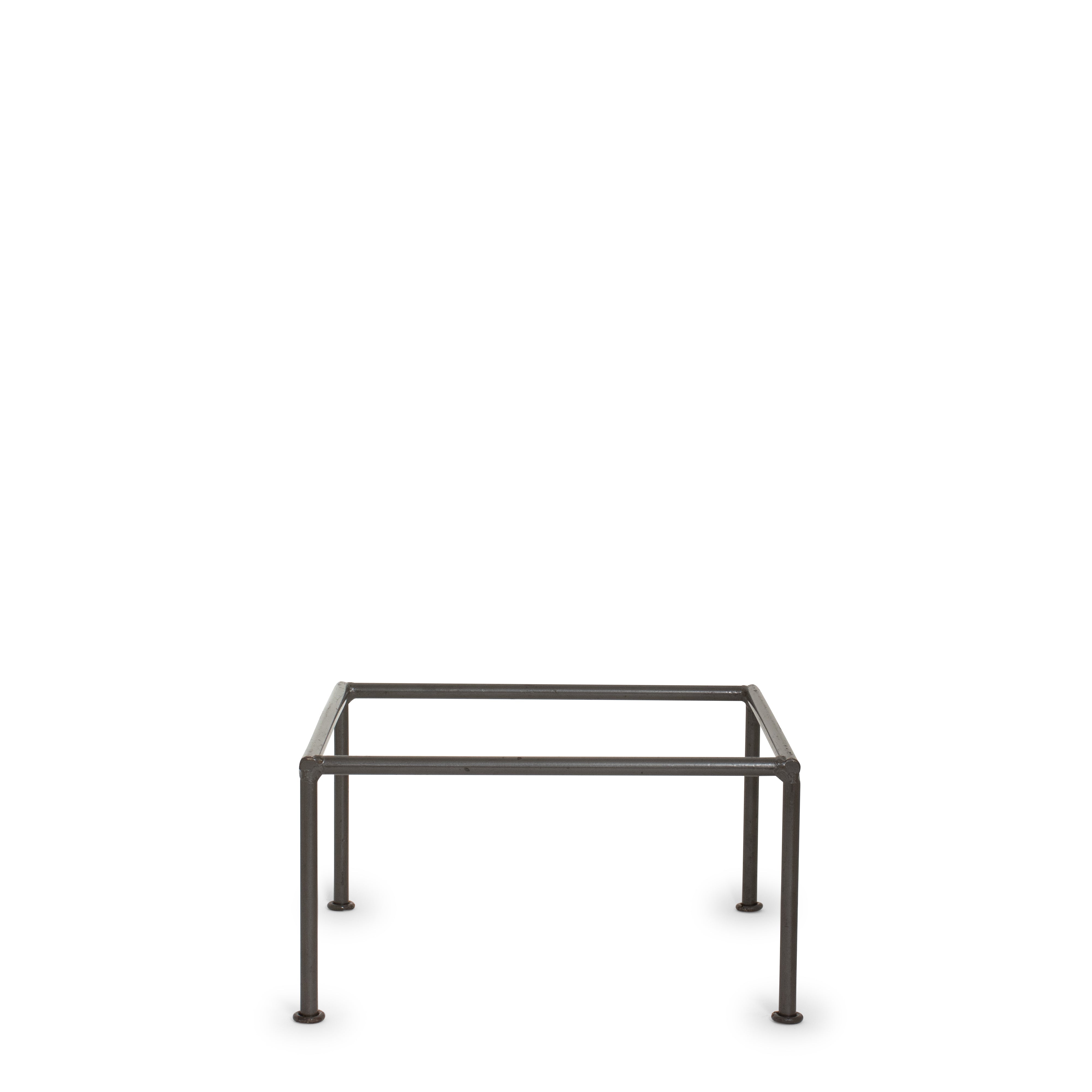 Mod Regal Square Stand