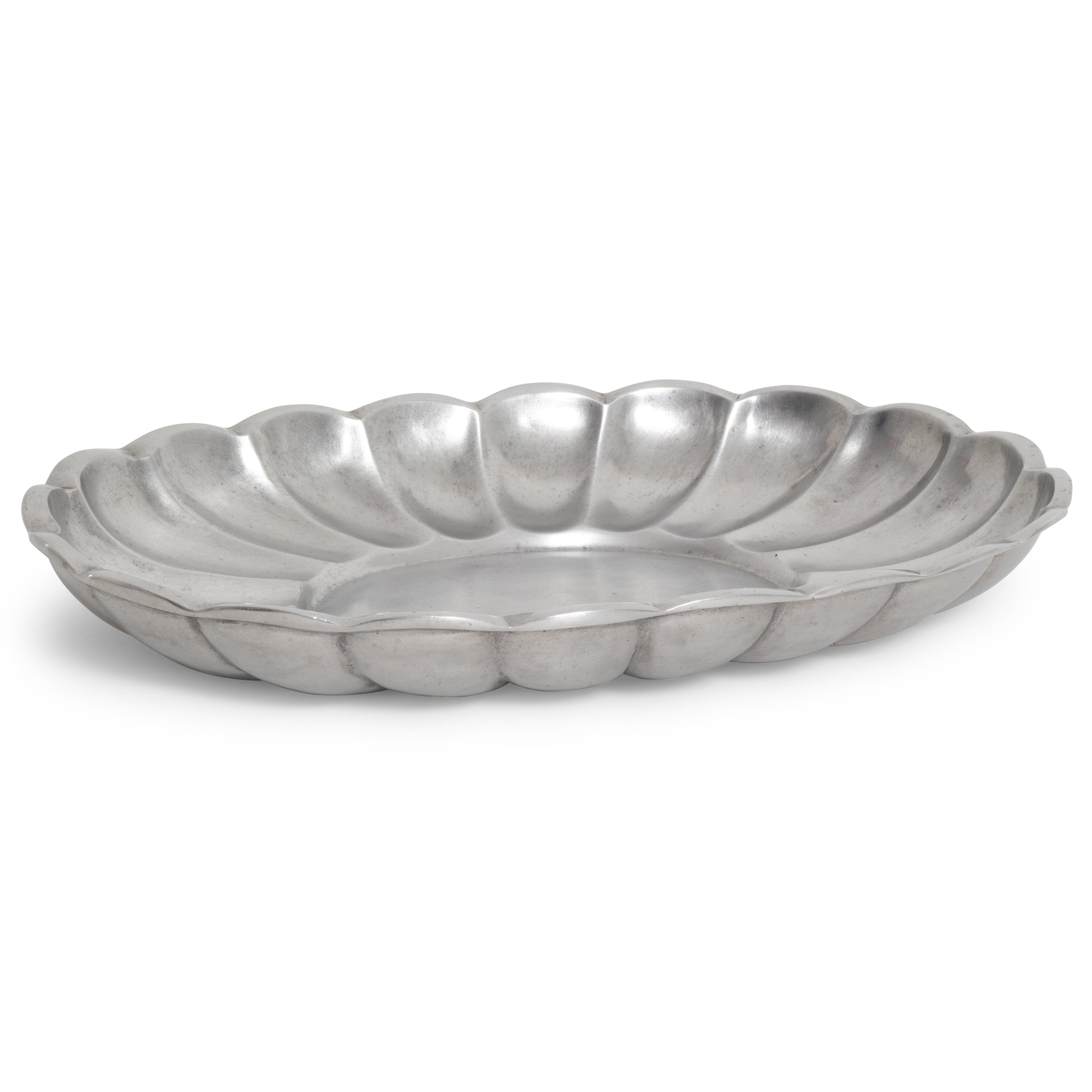 Regal Scalloped Oval Tray 21"L x 15"W